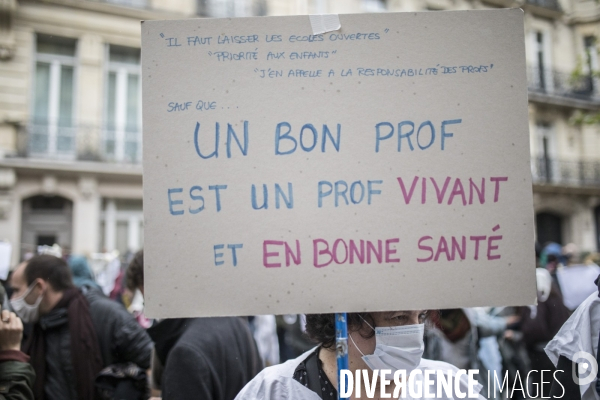 Manifestation des enseignants en  grève sanitaire 