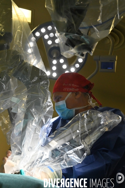 Chirurgie de l endométriose -  Au centre d Endométriose de la clinique TIVOLI DUCOS  de Bordeaux , dirigé par le professeur Horace ROMAN