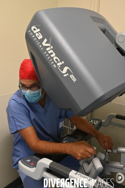 Chirurgie de l endométriose -  Au centre d Endométriose de la clinique TIVOLI DUCOS  de Bordeaux , dirigé par le professeur Horace ROMAN