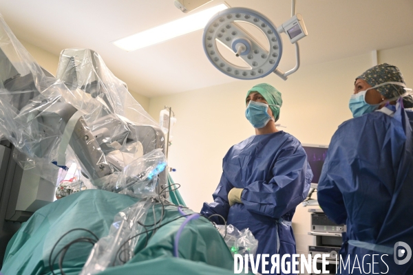 Chirurgie de l endométriose -  Au centre d Endométriose de la clinique TIVOLI DUCOS  de Bordeaux , dirigé par le professeur Horace ROMAN