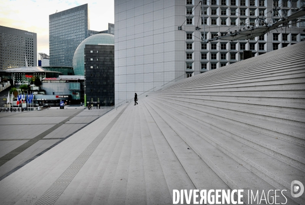 Reconfinement Quartier de la defense