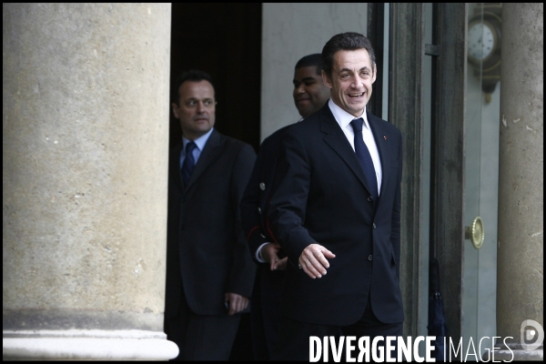 Nicolas sarkozy recoit les syndicats de l acierie de gandranges d arcelor-mittal.