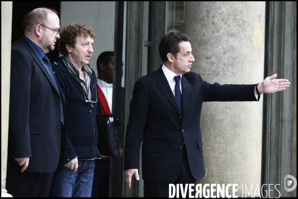 Nicolas sarkozy recoit les syndicats de l acierie de gandranges d arcelor-mittal.