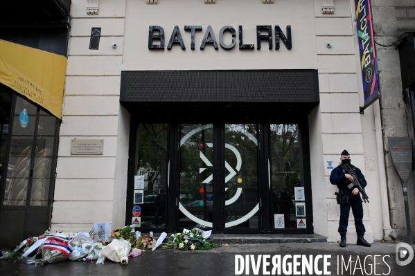 Devant le Bataclan le 13 novembre 2020