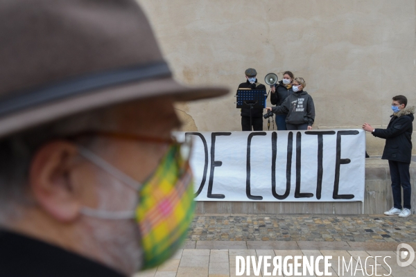 Eglise: Des fidéles réclament la reprise des messes