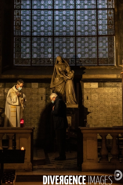 Messe individuelle dans l Eglise Saint Sulpice