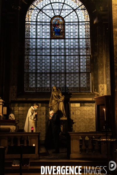Messe individuelle dans l Eglise Saint Sulpice