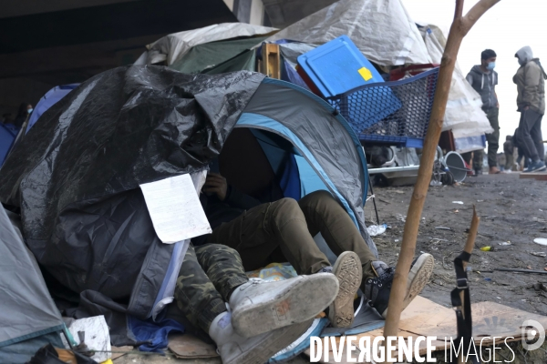 Camp de migrants à Saint-DenisÊParis. Migrant camp in Saint-Denis Paris