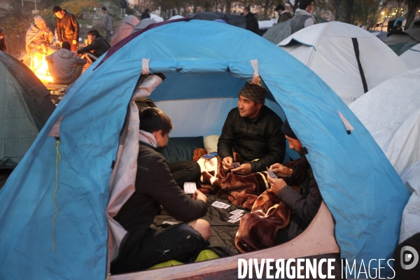 Camp de migrants à Saint-DenisÊParis. Migrant camp in Saint-Denis Paris