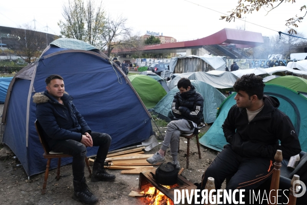 Camp de migrants à Saint-Denis Paris. Migrant camp in Saint-Denis Paris