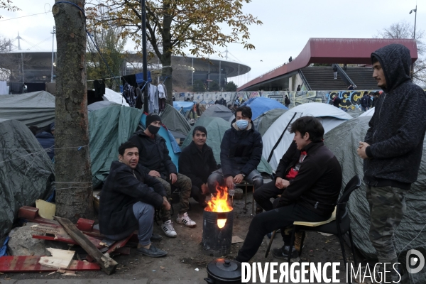 Camp de migrants à Saint-DenisÊParis. Migrant camp in Saint-Denis Paris