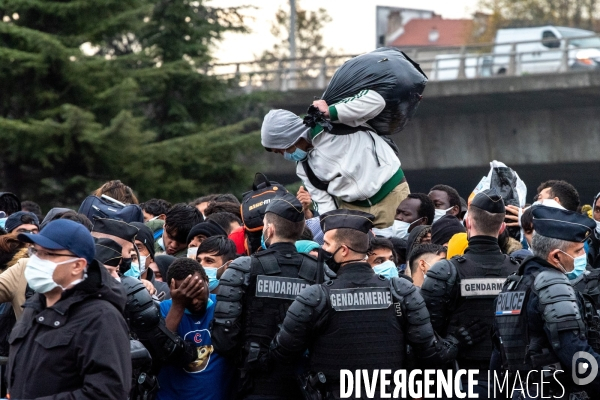 Evacuation du camp de migrants de Saint-Denis.