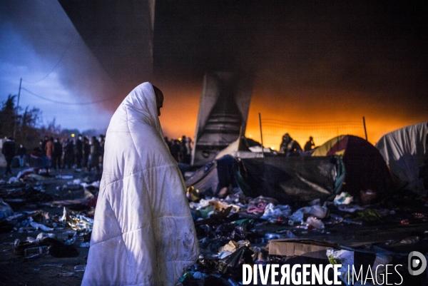 Evacuation du camp de migrants et refugies de saint-denis.