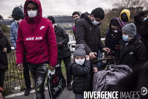 Evacuation du camp de migrants et refugies de saint-denis.