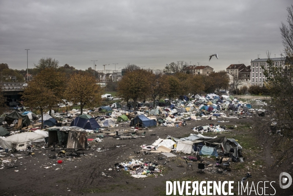 Evacuation du camp de migrants et refugies de saint-denis.