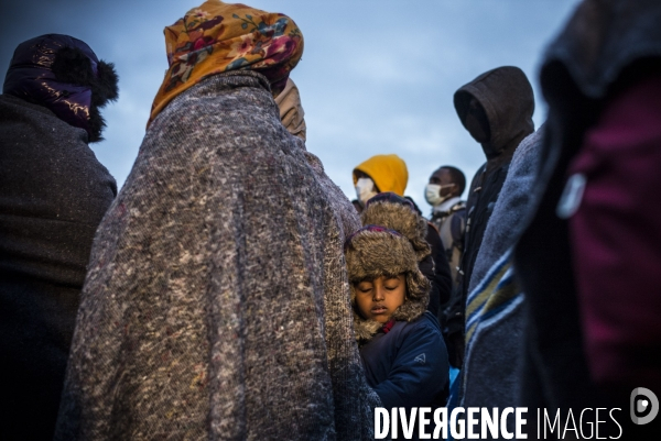 Evacuation du camp de migrants et refugies de saint-denis.