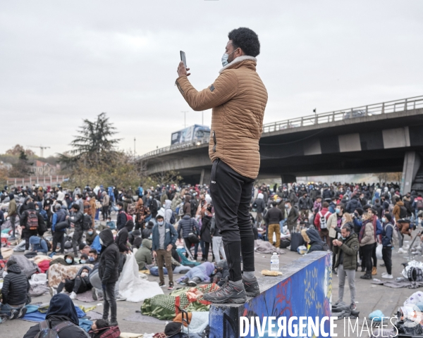 Evacuation du camp de réfugié à Saint Denis