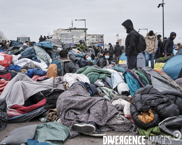 Evacuation du camp de réfugié à Saint Denis