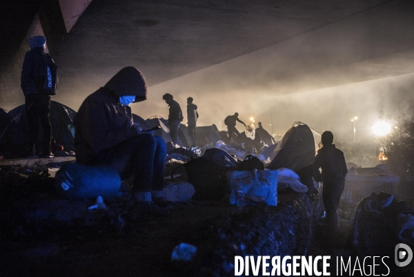 Evacuation du camp de migrants et refugies de saint-denis.