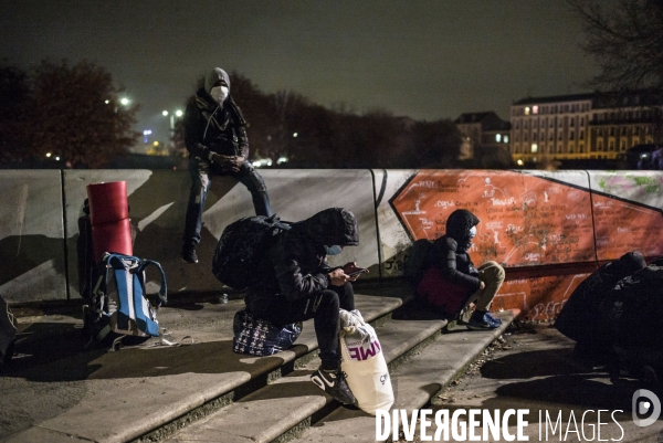 Evacuation du camp de migrants et refugies de saint-denis.