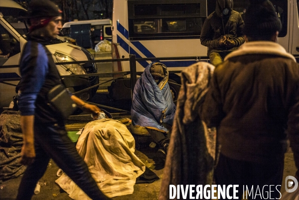 Evacuation du camp de migrants et refugies de saint-denis.