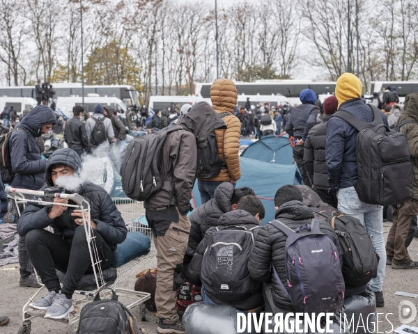 Evacuation du camp de réfugié à Saint Denis