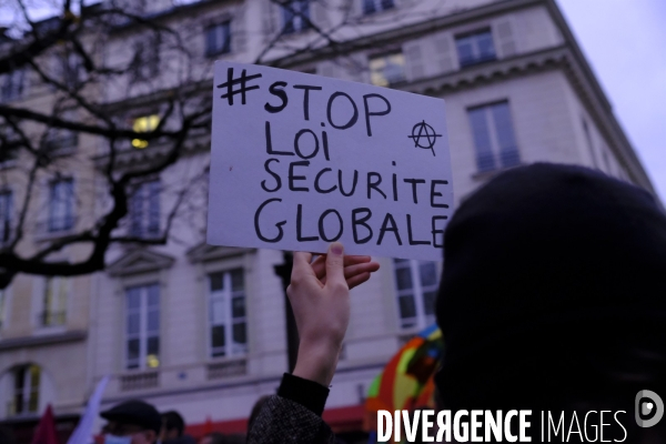 Manifestation contre le projet de loi sur la securité globale. Demonstration against the proposed  overall security  bill,