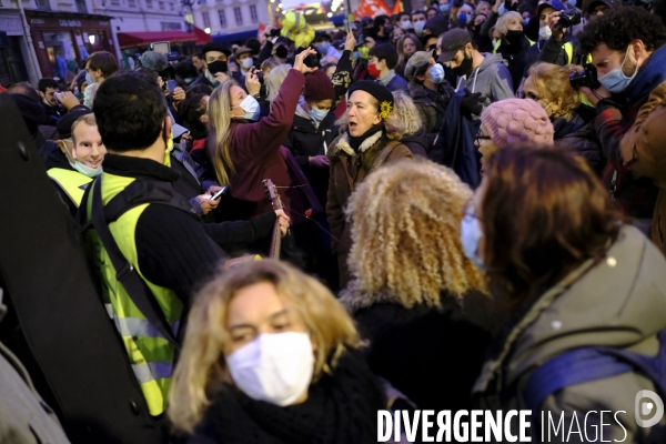 Manifestation contre le projet de loi sur la securité globale. Demonstration against the proposed  overall security  bill,