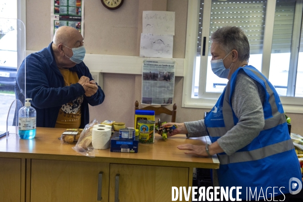 Distribution alimentaire pendant le confinement