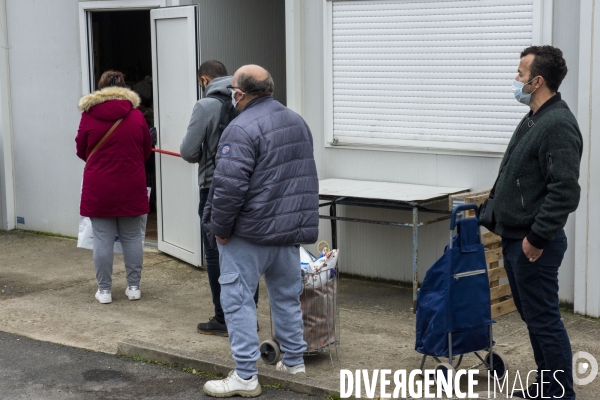 Distribution alimentaire pendant le confinement