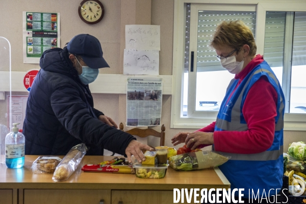 Distribution alimentaire pendant le confinement