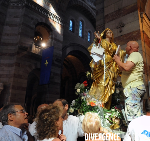 Celebration de vierge marie a marseille