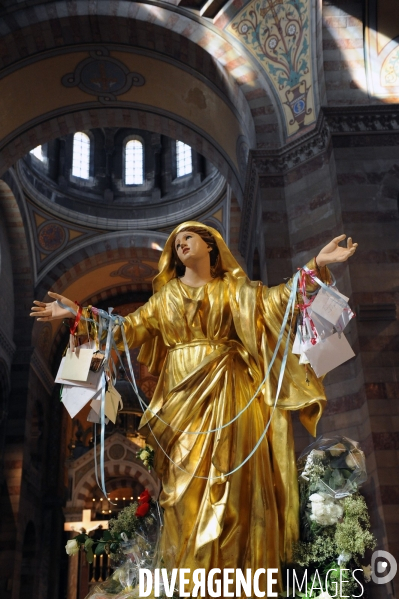Celebration de vierge marie a marseille