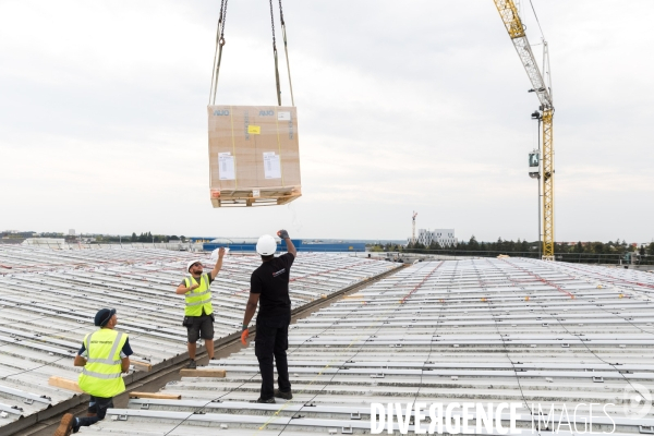 Chantier d installation de panneaux solaires