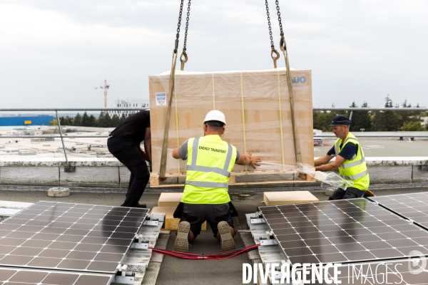 Chantier d installation de panneaux solaires