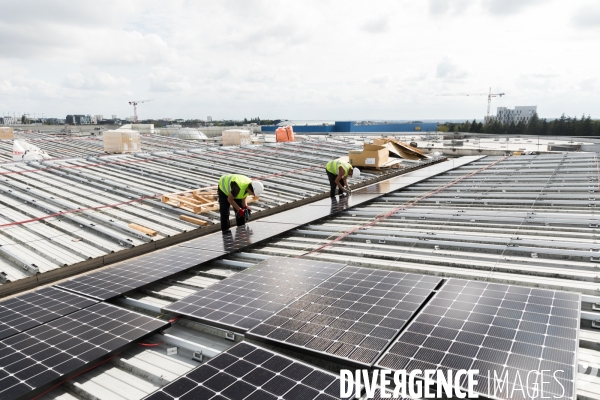 Chantier d installation de panneaux solaires