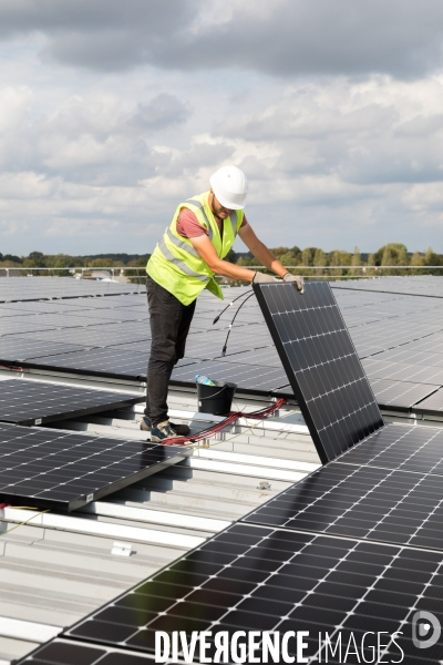 Chantier d installation de panneaux solaires