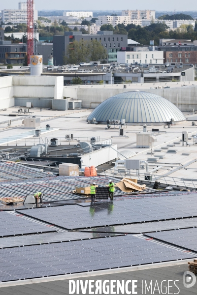 Chantier d installation de panneaux solaires