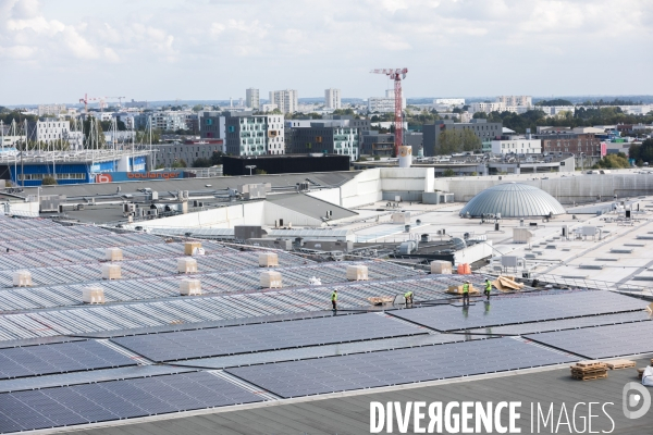 Chantier d installation de panneaux solaires