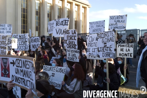 Manifestation contre l article 24