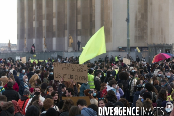 Manifestation contre l article 24