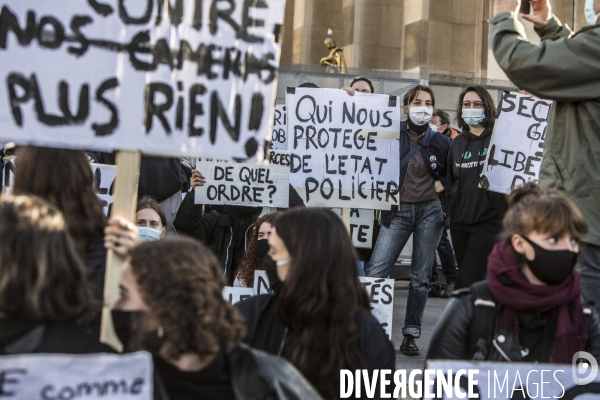 Rassemblement contre la loi de securite globale, place du trocadero.
