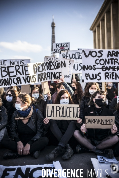 Rassemblement contre la loi de securite globale, place du trocadero.