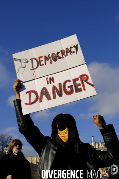 ManifestationÊ  ParisÊcontreÊlaÊloi Sécurité globale. Demonstrate against The global security law.