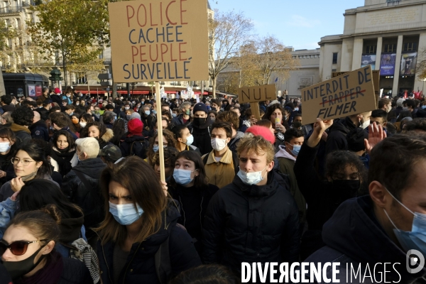 Manifestation à Paris contre la loi Sécurité globale. Demonstrate against The global security law.