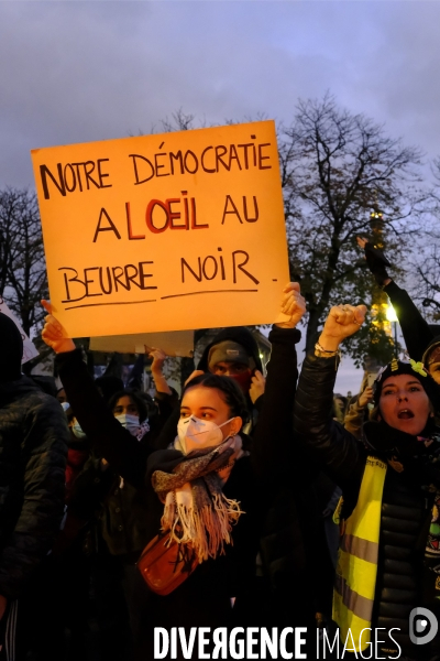 ManifestationÊ  ParisÊcontreÊlaÊloi Sécurité globale. Demonstrate against The global security law.