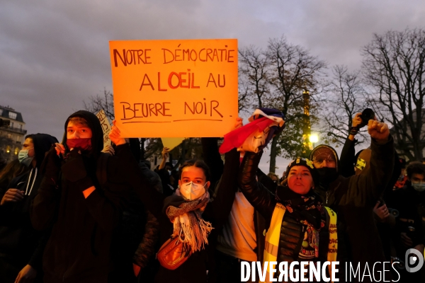 Manifestation à Paris contre la loi Sécurité globale. Demonstrate against The global security law.