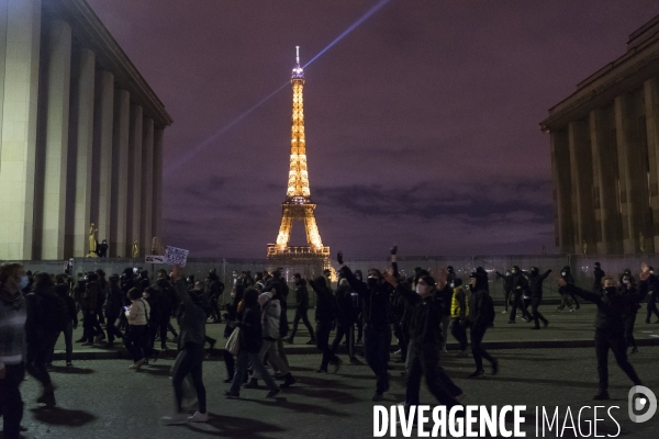 Demonstrate against The global security law. Paris