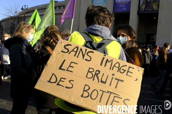 ManifestationÊ  ParisÊcontreÊlaÊloi Sécurité globale. Demonstrate against The global security law.