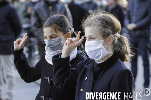 Rassemblement catholique et prière de rue à Bordeaux pour demander l autorisation de la messe dominicale